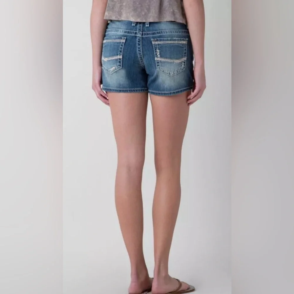 Women’s BKE Buckle Blue Jean Denim Culture Short Stretch Shorts Lemmon EUC 33 - Picture 4 of 16